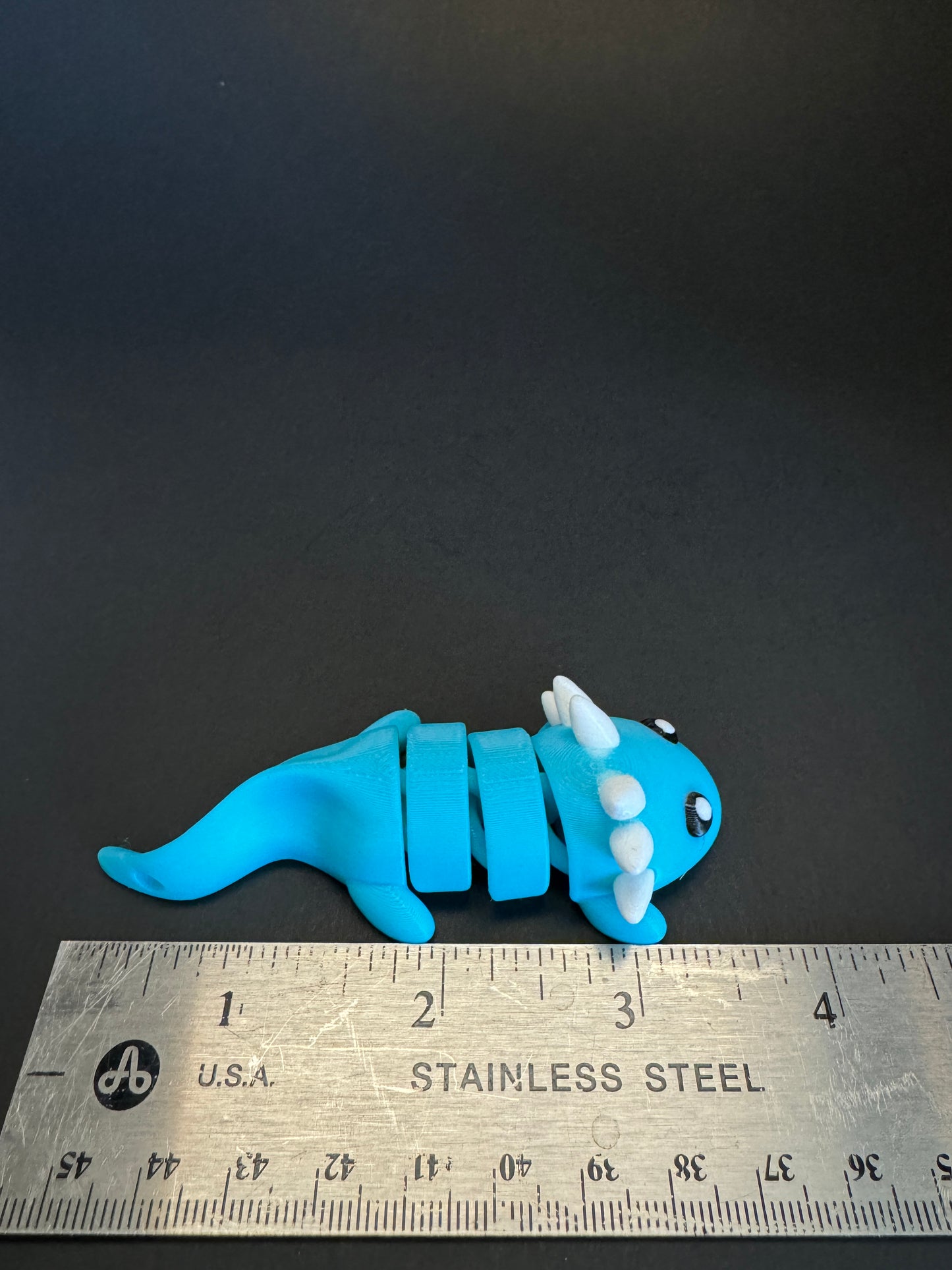 Alice the Axolotl – 3D Printed Flexible Fidget Toy (Keychain or Fridge Magnet)